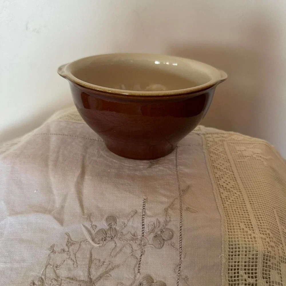 The Unbranded Brand brown ceramic